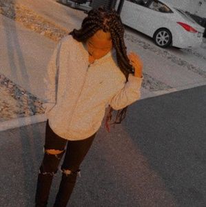 Meet your Posher, Sanaa